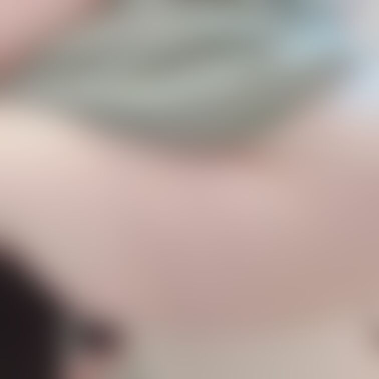 便座に座ると、デカ尻がはみ出すのよね🤭