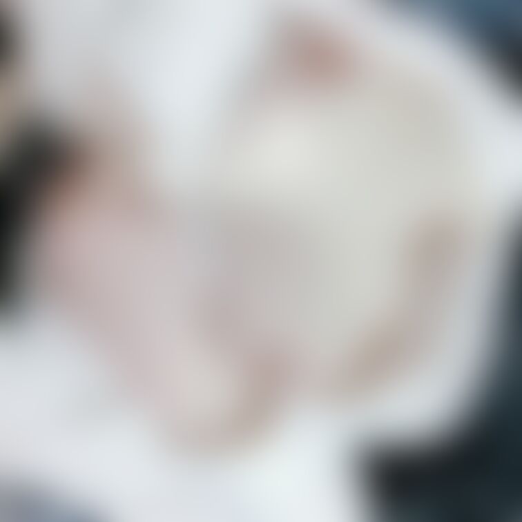 おっぱい見えちゃってるやつ…🧸💞
こうゆうのは好きかな…？
