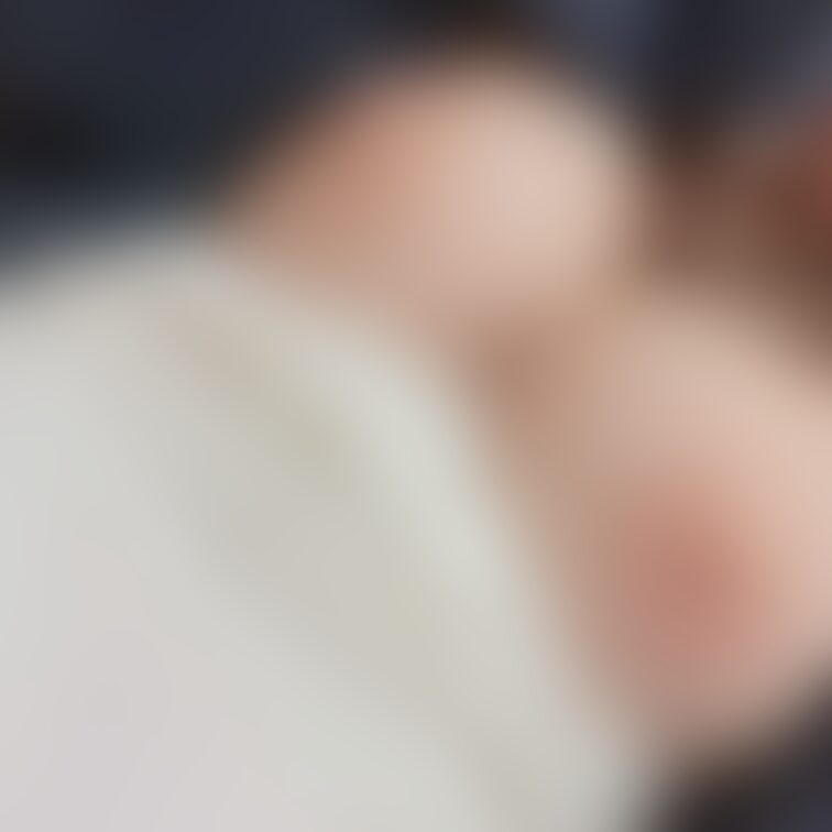 優しく触ってね♡

2枚目見てくださいね😊