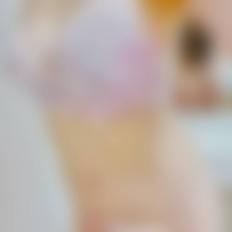おはよー💗
お尻か隠れるくらい髪が伸びたら今くらいまで切ろうと思う🥺
カラーで痛み過ぎてるから少し切らないと🥲
