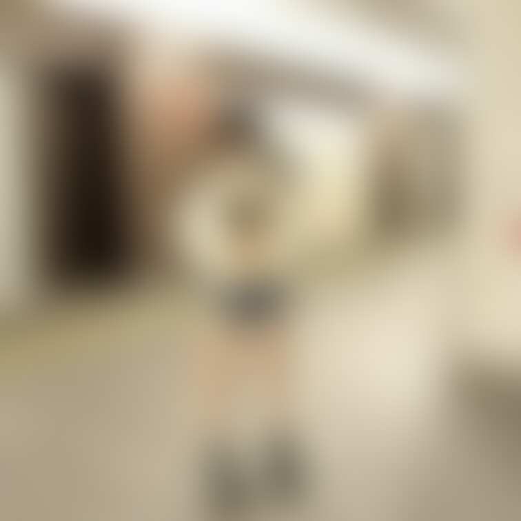 駅シリーズ「○○○玉造駅」3
奥から人が歩いてきてても乳首まで見せちゃいます♡