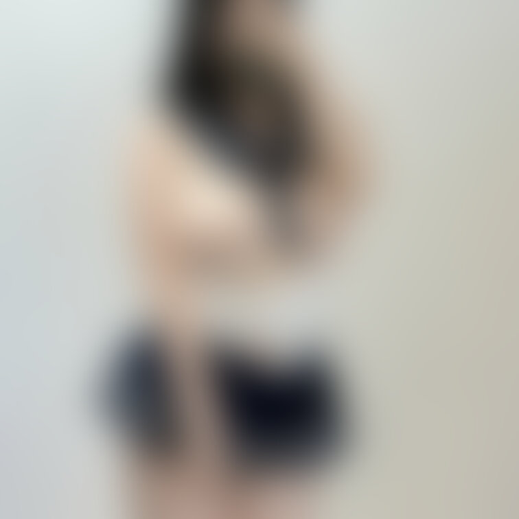 おっぱい丸出しで制服コスプレ❤️