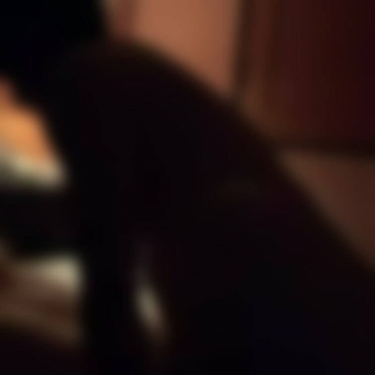 Tinderで出会ったメンエス人妻嬢に生中出し2回決行！！
昼は生保レディー！！夜は変態にベットでイキまくる！！
