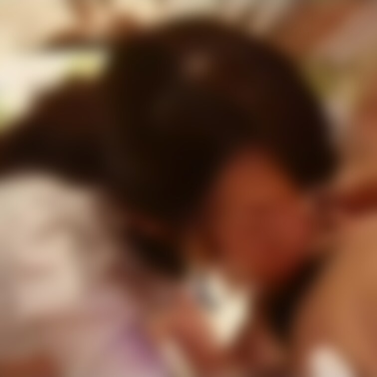 ９本の棒をひとりひとりもちろん根本まで咥えていきます👅