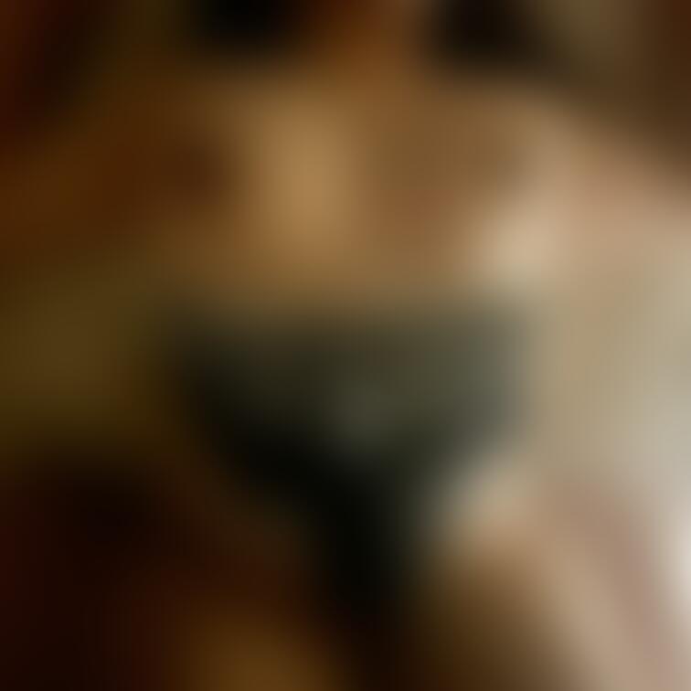 ふっくらおっぱいがとても魅力的😆
普段は凄い真面目です🫣
