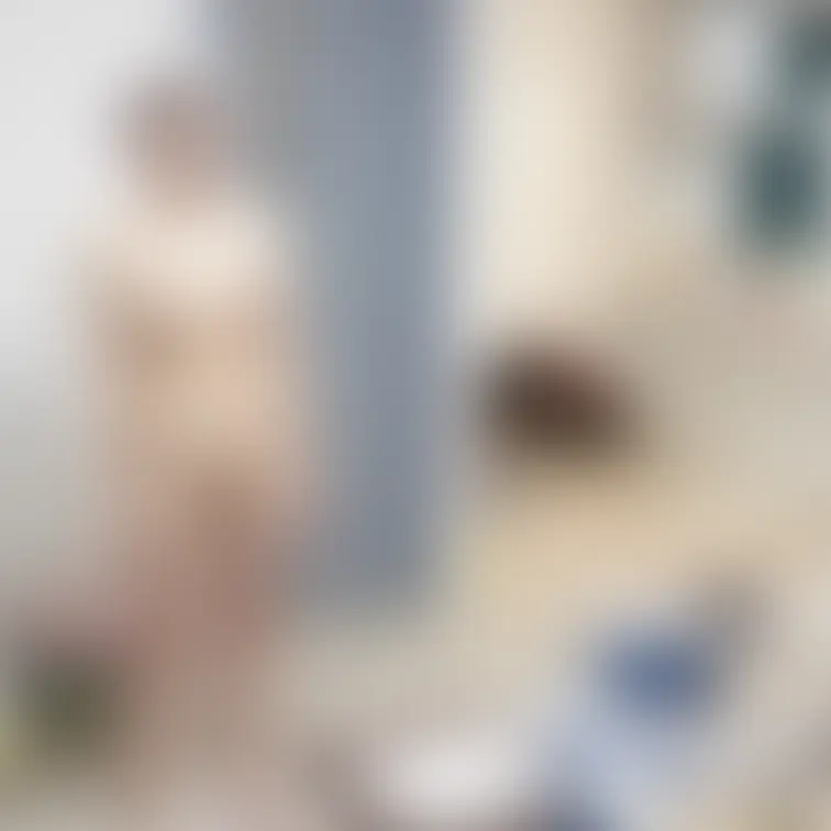 りこの豪邸全裸パーティーでの一コマ。他の参加者と向かい合ってます。撮影者合わせて4人いるのが分かります。
美乳の女