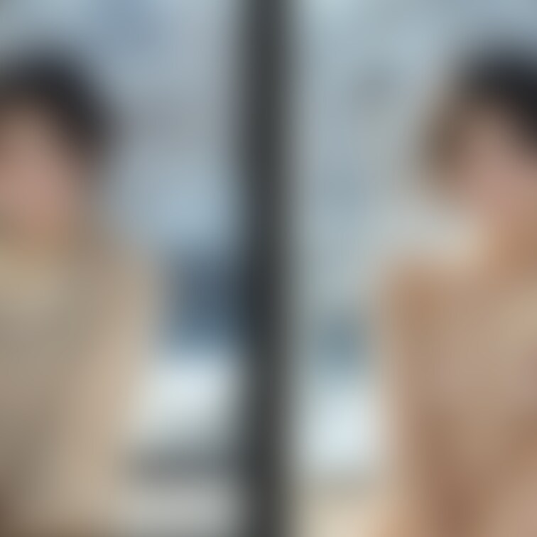 画像№1221   着衣と脱衣を並べた画像です    ※有料プラン用