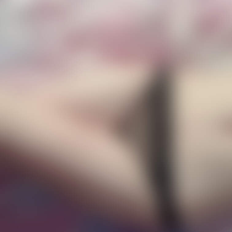 こんにちは♪
今日の写真はすけすけ黒パンティです♡
女子大生の色白お肌、堪能してくださいっ💓