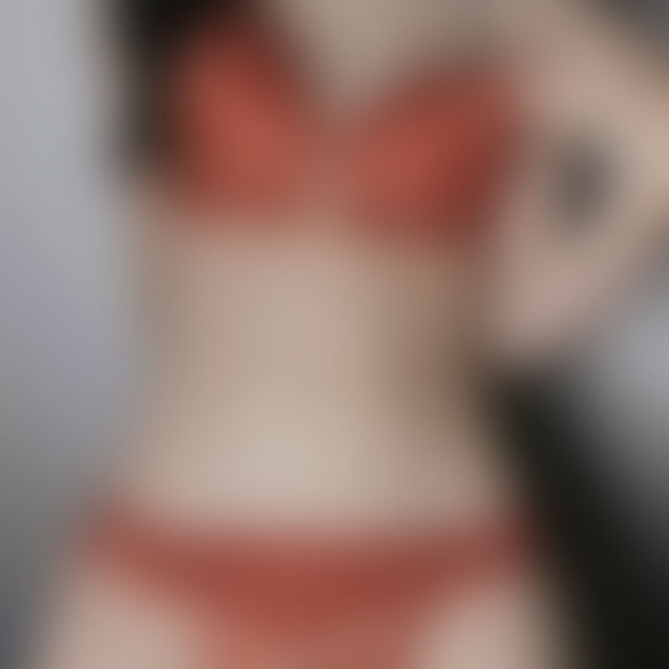 下着写真
意外と透けて恥ずかしいですね🫣
