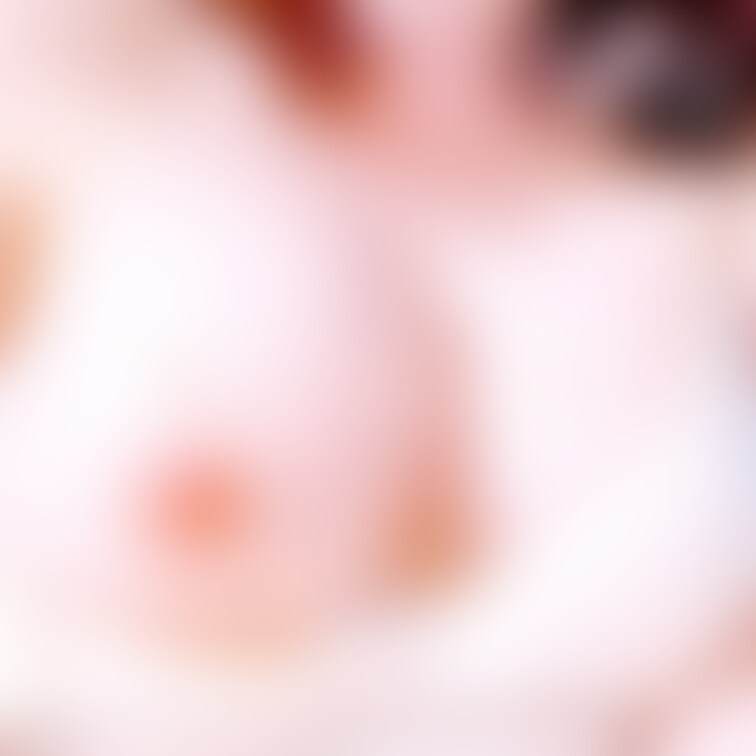 キャミソールからはみ出る巨乳(//∇//)