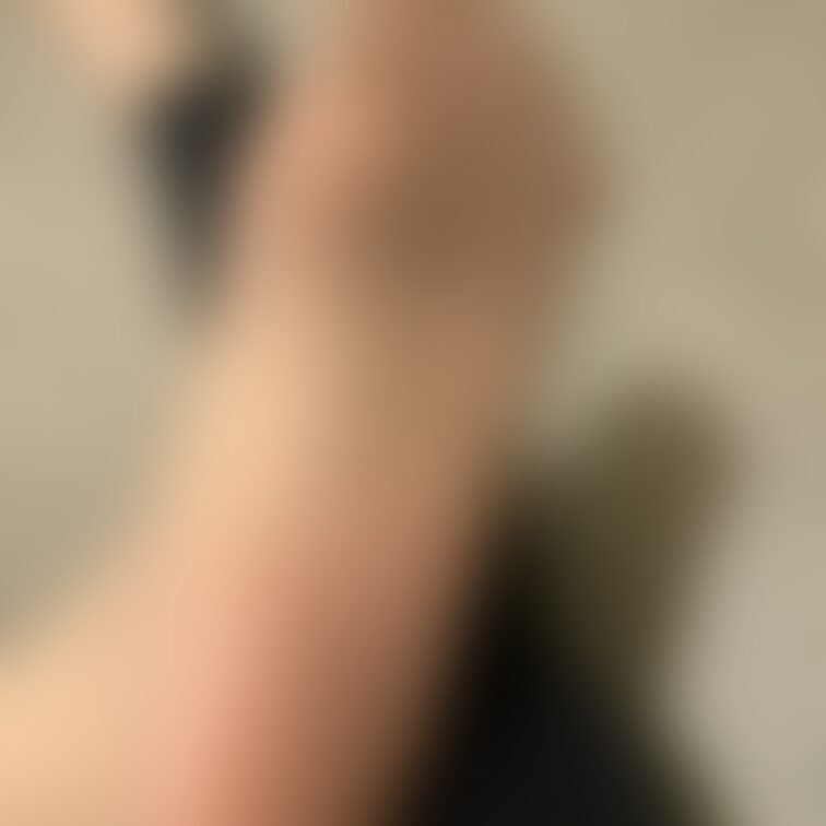 仕事終わりの脚！実は4日履きしてる♡めっちゃ臭い♡