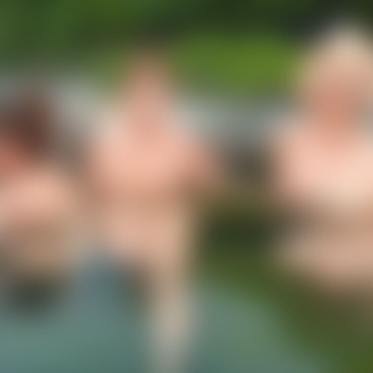 美女3人で記念撮影♨️📸
お○○○さんのおっぱい揉み揉み❤️