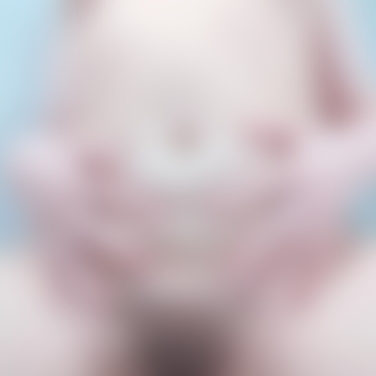 騎乗位の時は結合部を見せつけて煽るように動くし、寝バックの時はアナル広げて見せつける
見せつけて煽ってくる女の子好き？