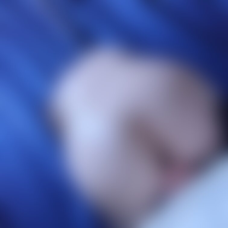 デカチ○コを妄想しながらデカバイブを奥までズッポシ❤
興奮しすぎてコレしか撮れなかった...
ねちょねちょになって大