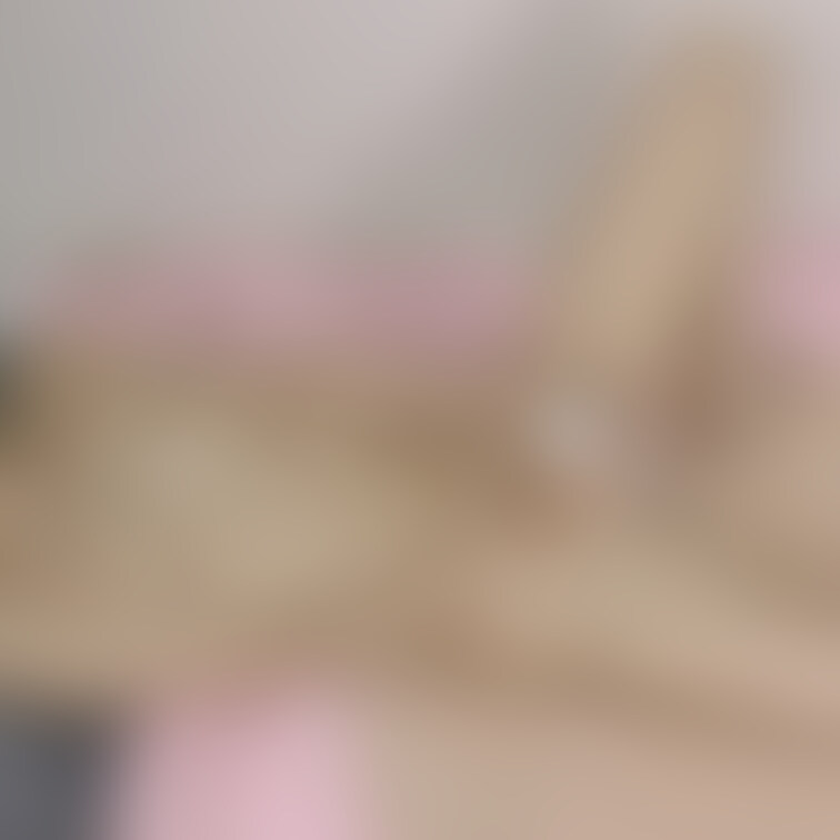 プラン内でハメ撮り個人撮影している素人の女の子です！おっぱいも綺麗な子が好きなんですよ★ちなみに個人的には脚フェチです笑