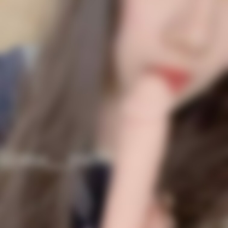 リクエスト　顔出し動画
口元ドアップの舐めてる動画です
舐めても気持ちよくなっちゃう🙈
みんなのも舐めさせてほしい