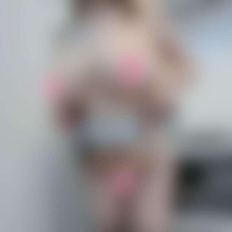 この格好だったら、すぐ寝とってくれますか...?