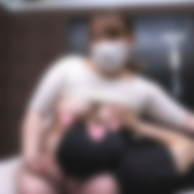素人110センチGカップマスク女子まなちゃんに授乳手コキしてもらいました。膝まくらで頭よしよししながらおっぱいを飲ませて