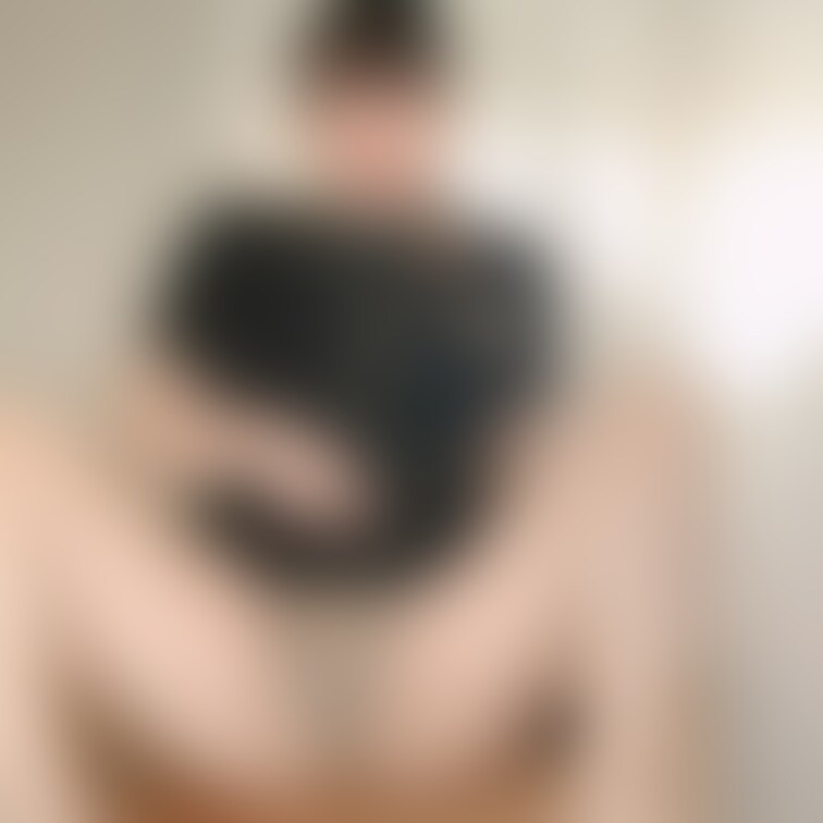 エステ制服パンスト越しにパンティちらり