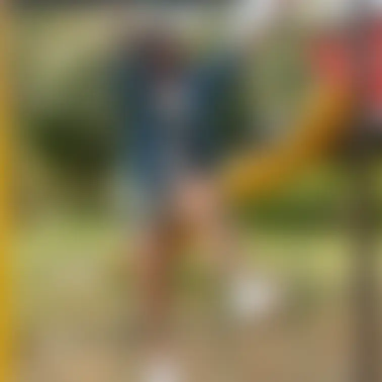 むちむち人妻deens公園で遊ぶ