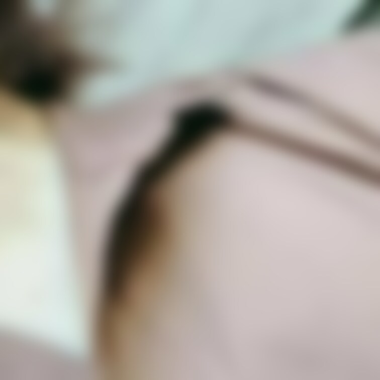 今日は、自撮りで昼からワンピースの前を全開にして露出してきました🥺