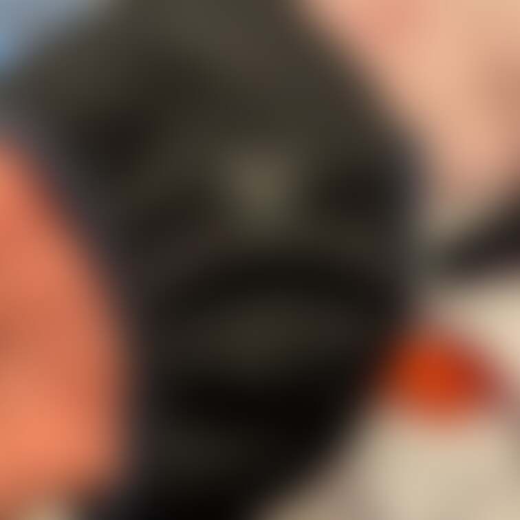 6月18日
昨日の分です!!
今日の朝撮りました〜😊
これ、、、穴開けたのに、まだ履いてる､、🥺
早く変えて欲し