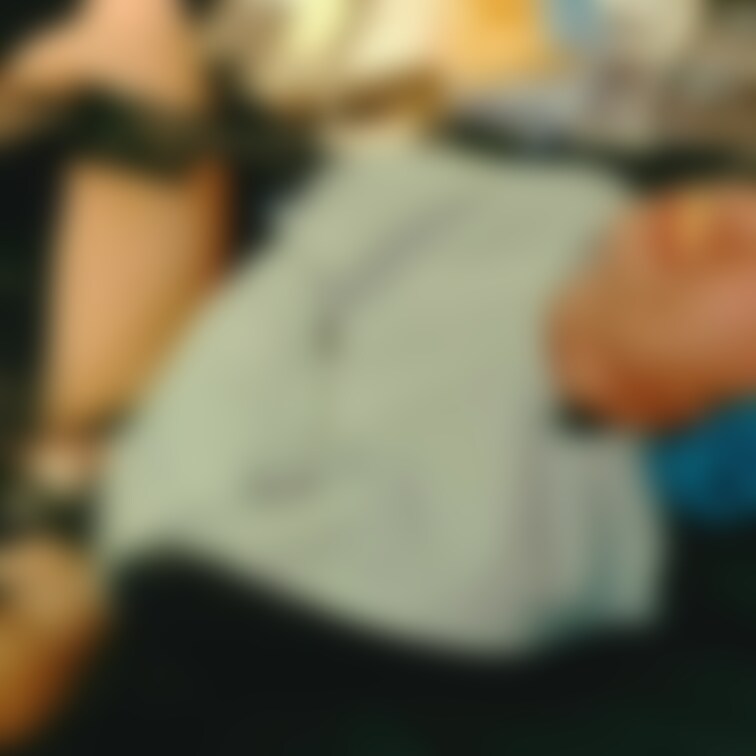 私の使用済みゴム手袋を口の中に頬張り美味しそうに咀嚼するマゾ😋
