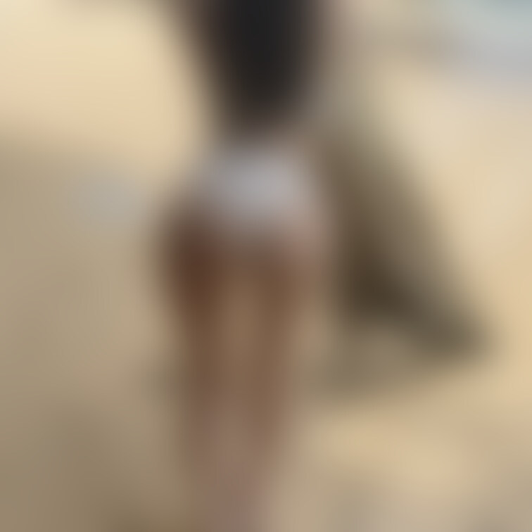【ビーチで露出する動画‎🤍】

今日、今年初ビキニを着ました‎🤍
明日ここで撮った露出動画が有料プランの方であがり
