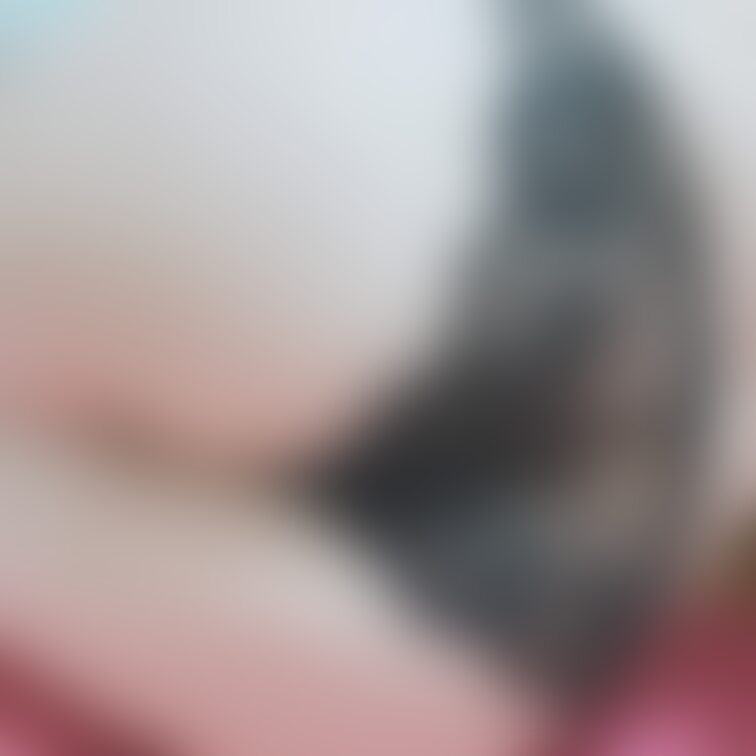 顔は幼いのに体はエロすぎって良く言われます。。ムチムチすぎて自分的には嫌だけど、このムチムチが好きな人いる？？
