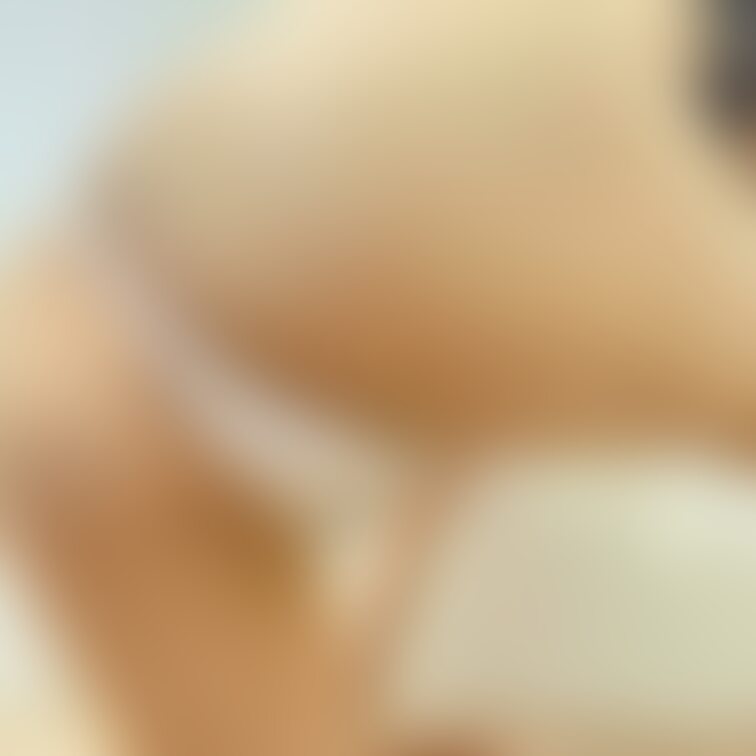 これ最高にエロいケツで10回抜いたってカメラマンが言ってた💦💦
このエロ尻に何人の男がしゃぶりついたと思う？
答えな
