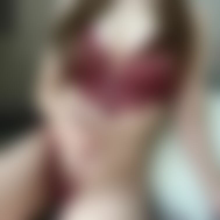 紐パン解いていく自撮り💗
服着てたからお腹に跡がついてる🥺
放尿動画→ https://myfans.jp/post