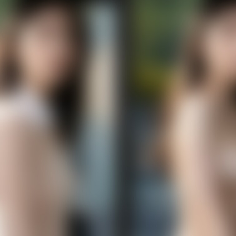 着衣と脱衣を並べた画像です。画像№53