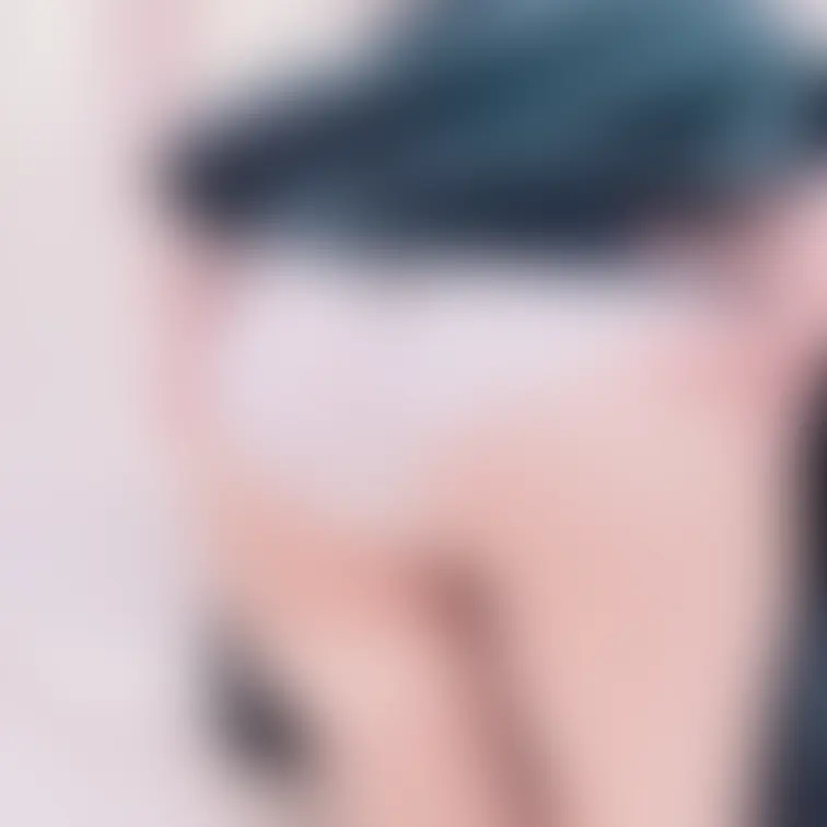チラッ🫣💕スケスケだからお尻が全部見えちゃいそう