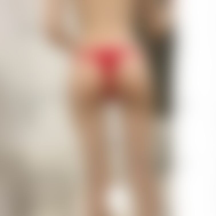 プレミアムはるまきプランのプレゼント🎁はこちらの真っ赤なTバック😳❤️
肌が明るく見える気がして、とってもお気に入