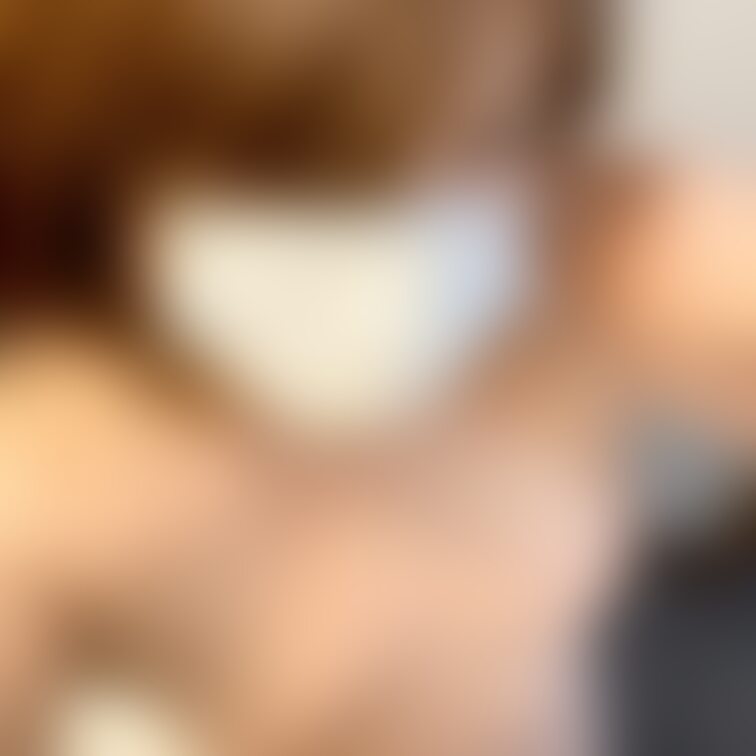 この後、コテンパンにやられまくることを知らずに、呑気に自撮りするオカマ w
この数時間後、ずっこんずっこんお尻掘られて