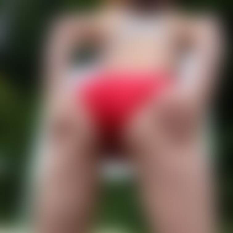 そそくさと仕込んできた競泳水着姿になりまして。。。その３
やはり野外の競泳水着が大好きです(^^♪
