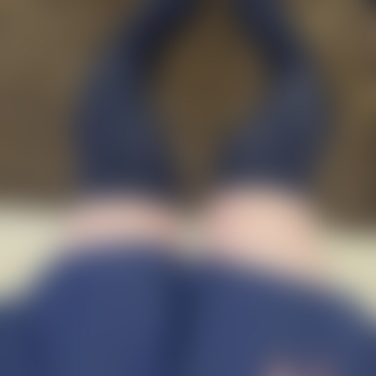 ネイルもダメだって言ってるだろ・・・・・
スカートも短い・・・指定のソックスも履いていない。
ご両親に連絡するぞ？い
