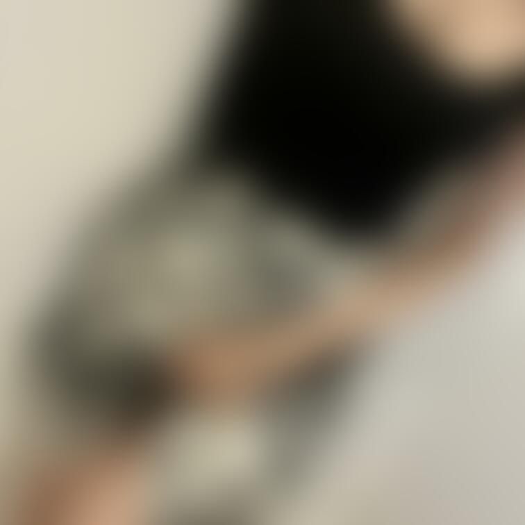 熱くなってきたから久々にオナニー
お前ら触りたくてしょうがないんだろ？？
舐めたいのか？しゃぶられたいのか？