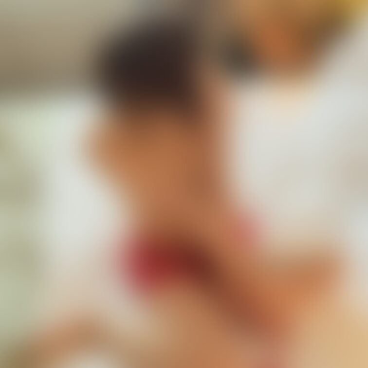 あっ、、、
おっぱい、、見えそう。。。