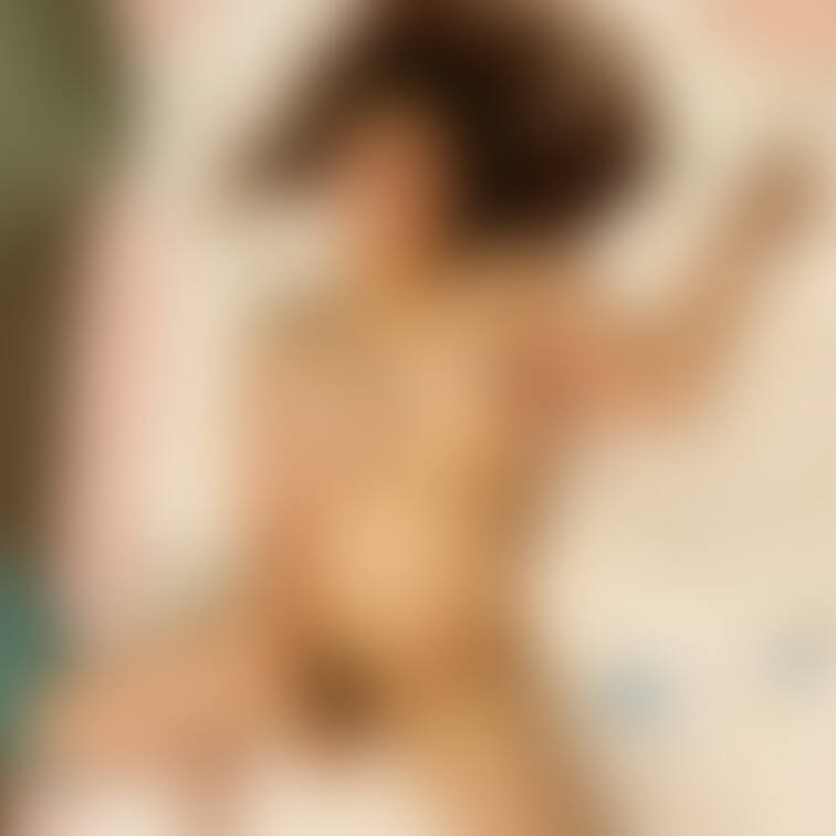 昨日は3人の男性に使ってもらいました。
生理が終わったあとも、○○○が熱を出したりで、すごく久しぶりだったから、ホテル