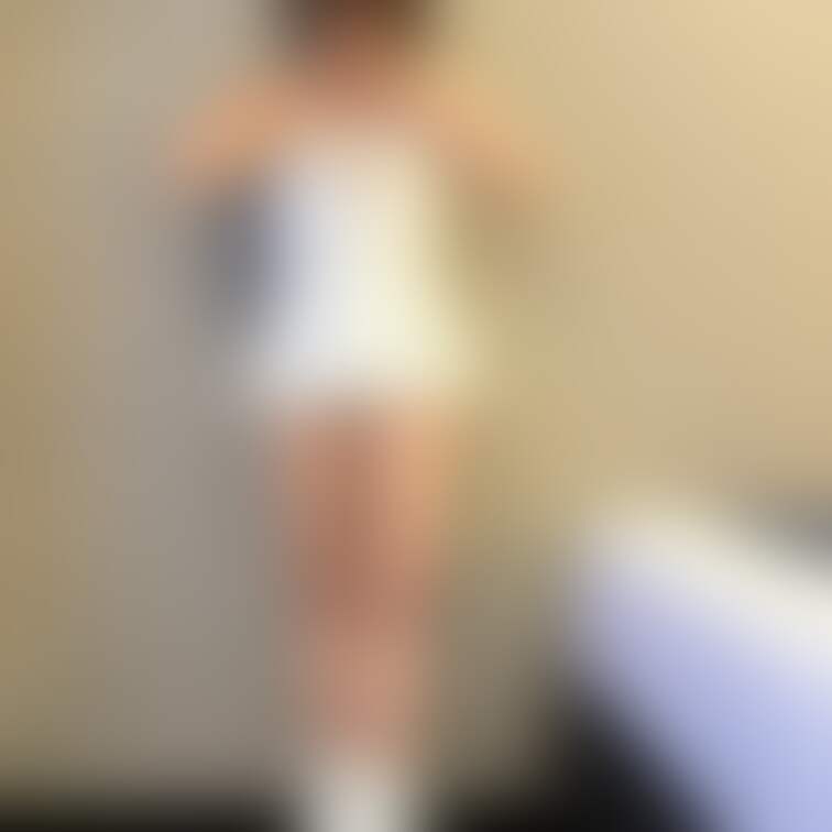 ほららぁ、、
谷間もぉ、、いい感じ、、でしょ。。。