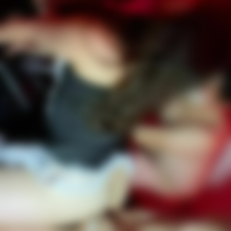 メイドコス続き。
口もマン○も自由にお使いいただける人妻メイドになってます。発射場所も自由に選択できます。
#人妻