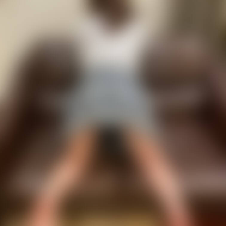 制服でバックする直前的な写真!
このまま自分でくぱぁしてる写真はプチで見れます笑