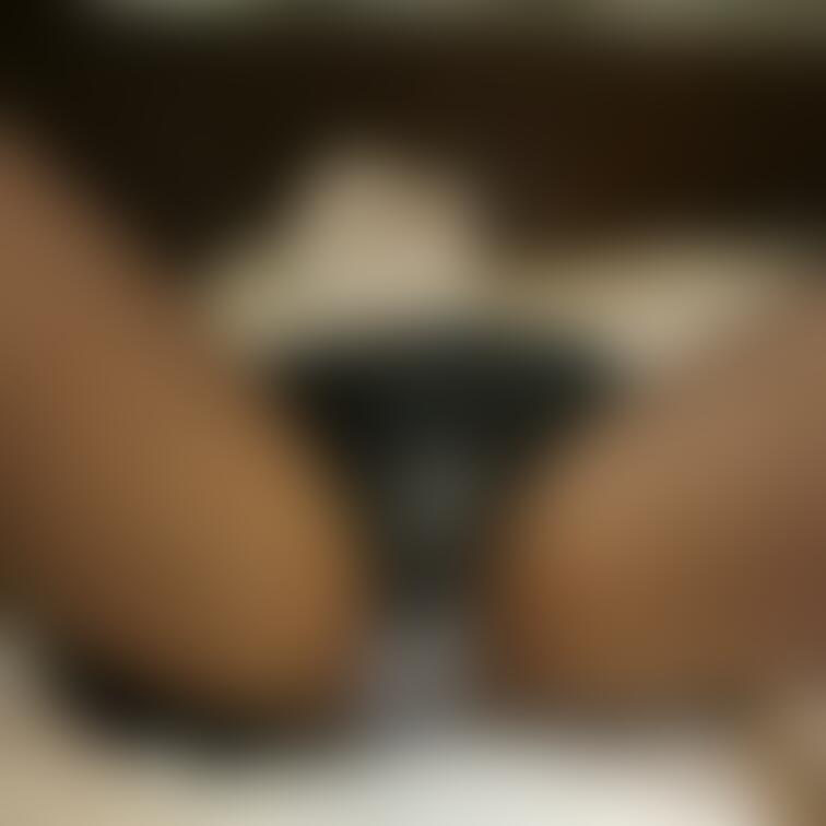 黒パンスト撮影時の写真を何枚か

モデル：りん