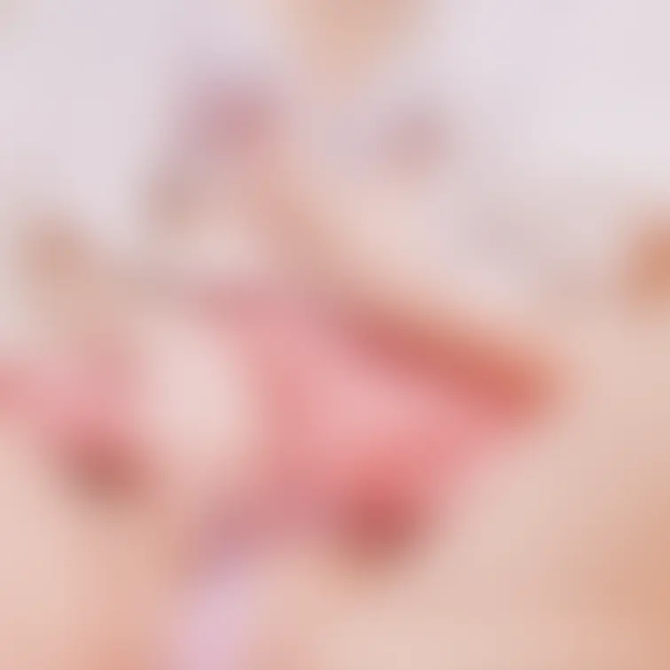 おマンコにパンツ食い込ませてみたんだけど、だんだんムラムラしてきちゃった
大人のオモチャでぐちゃぐちゃにしちゃおうかな