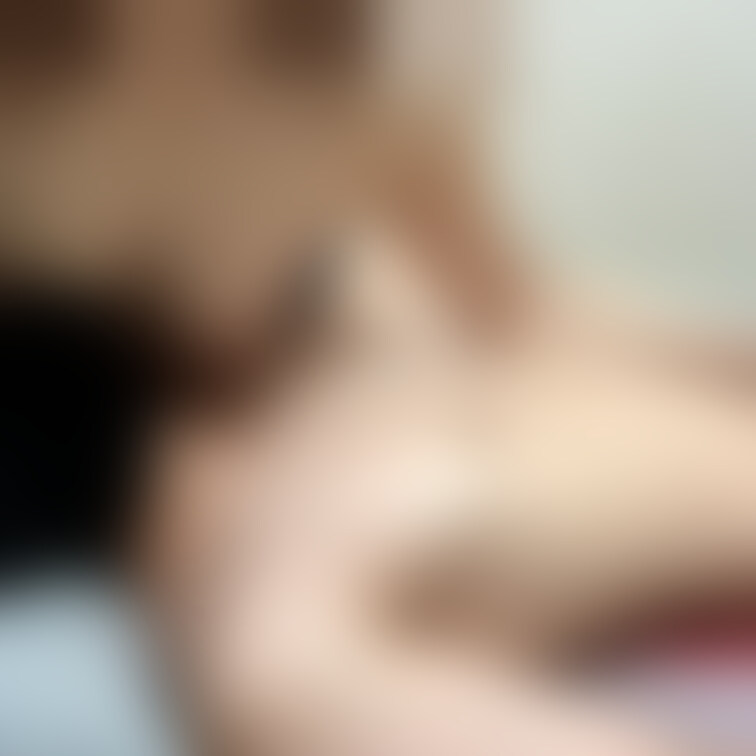 おっぱい押し付けられながら手コキで悶絶💗
おっぱいに埋もれながら勃起乳首舐めさせられ、手コキされるの最高に気持ちいい