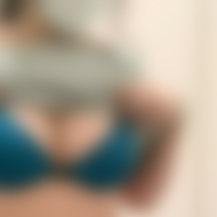 青い下着

Twitter（Remi）
https://mobile.twitter.com/redeyen2
