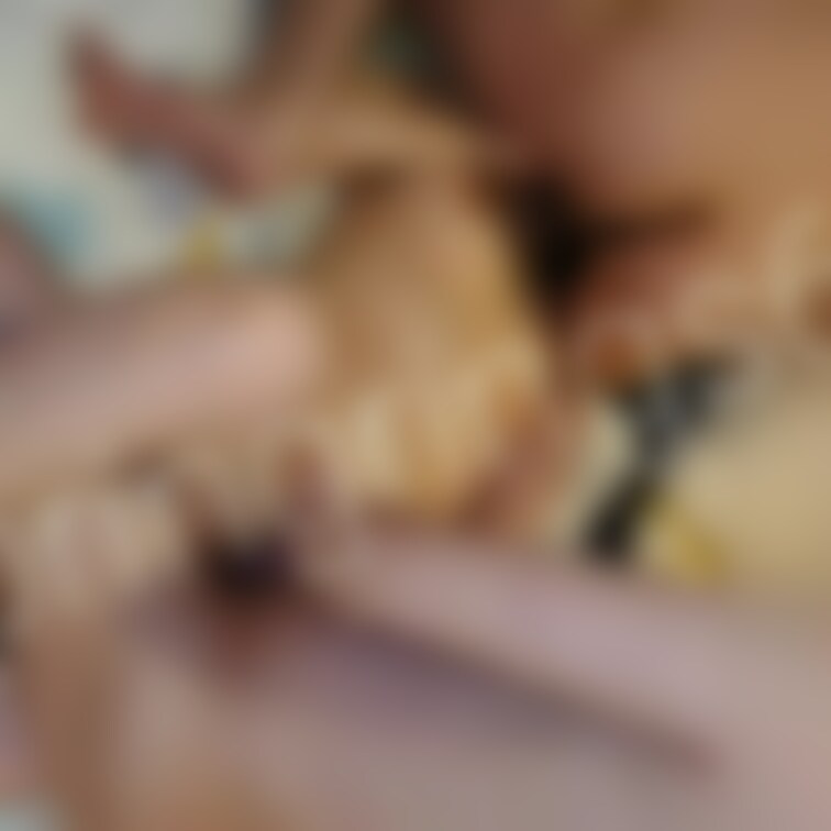 上の穴下の穴も休みなく使われてく嫁😁

エロいです♪