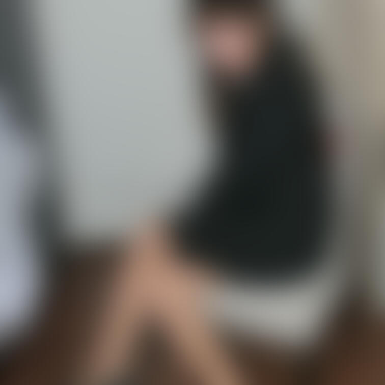 OL姿でスカートが上がっちゃう・・・
----------------------------------------