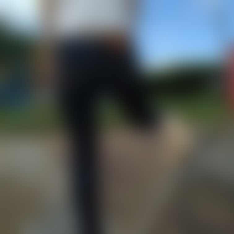 公園に行った時に妻のmoussy尻を撮影した写真です。